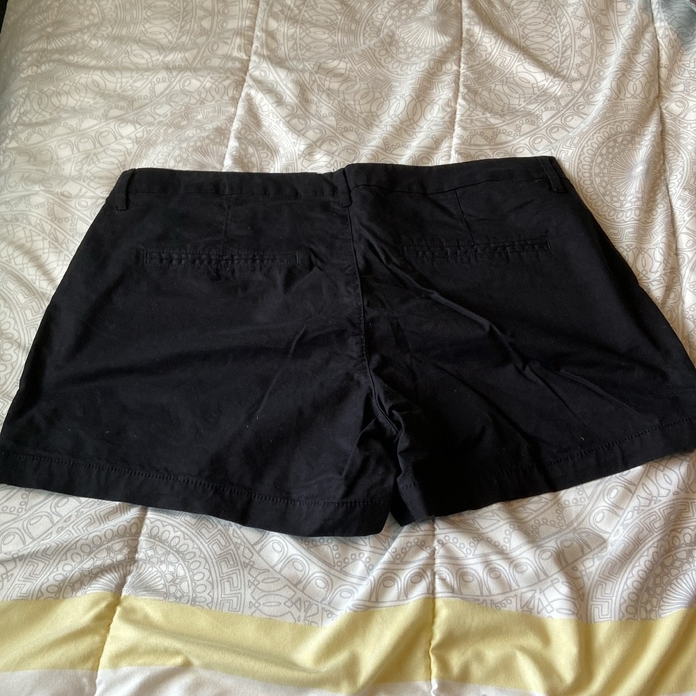 Shorts - Picture 2 of 3